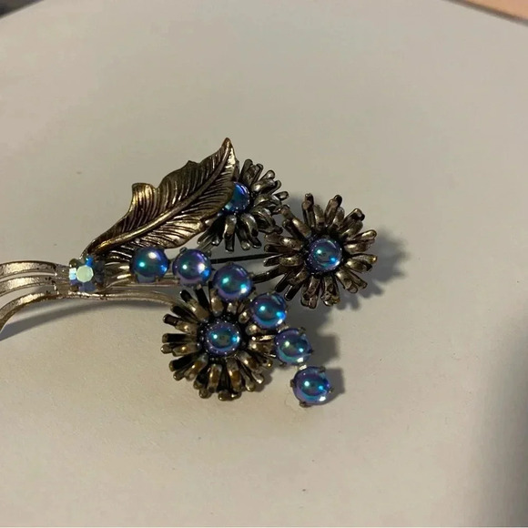 Vintage Floral Brooch - Picture 1 of 3